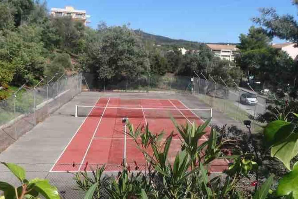 Un Coin De Paradis 2 Ou 4 Personnes Refait à Neuf Sainte-Maxime