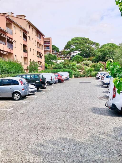 Un Coin De Paradis 2 Ou 4 Personnes Refait à Neuf Apartamento Sainte-Maxime